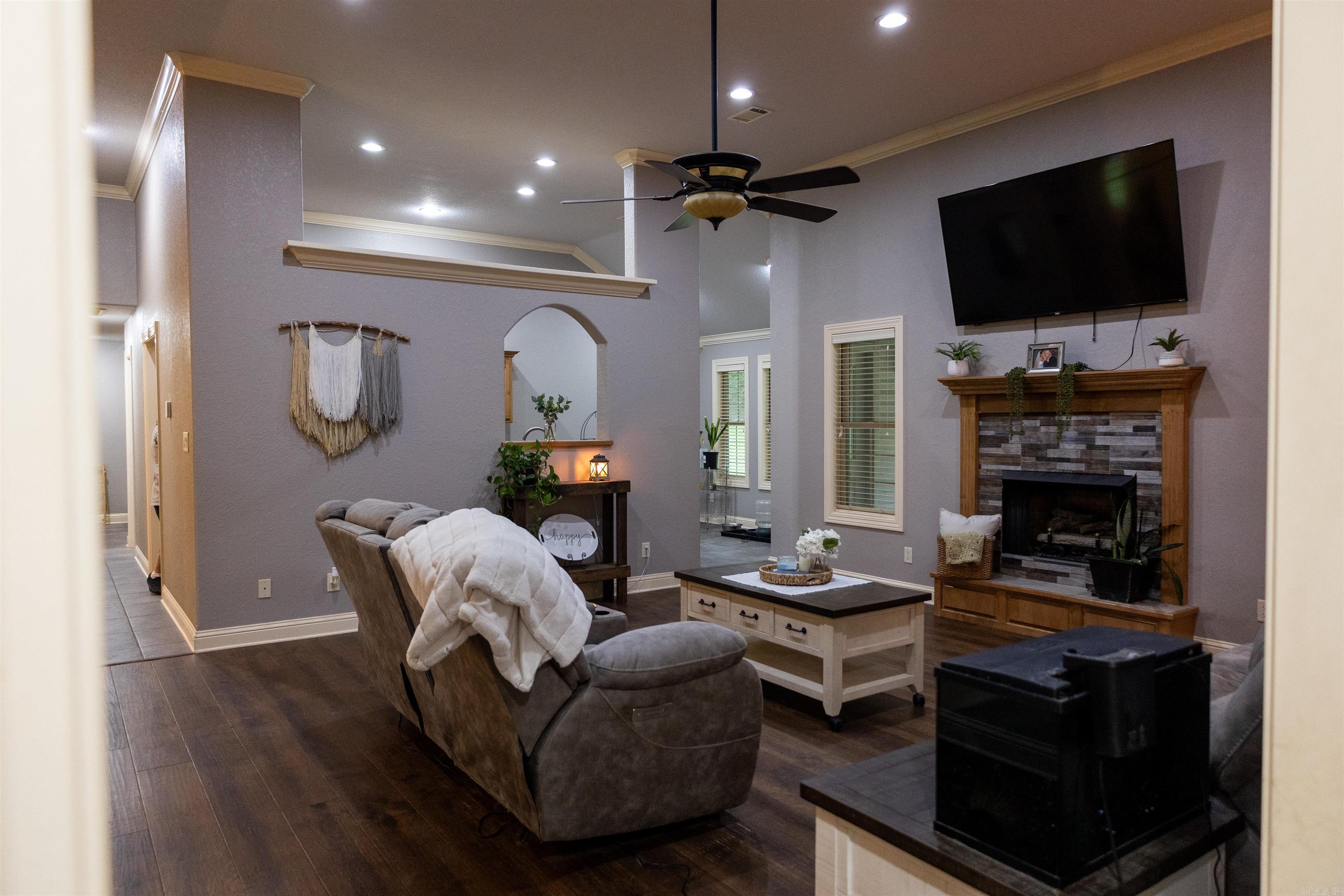 PARKWAY VILLAGE - Residential