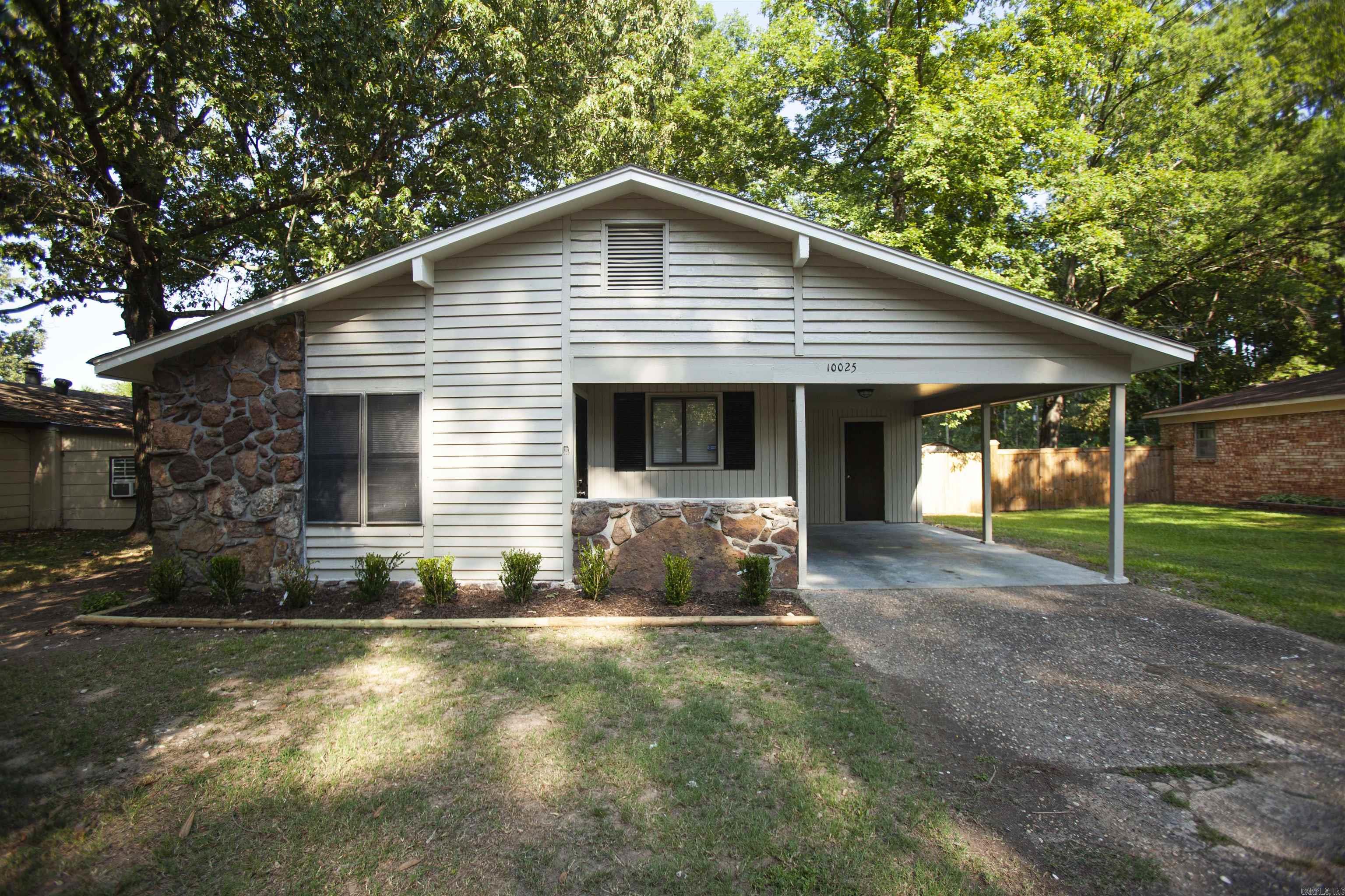 Great 3bd/1.5 Ba home in Little Rock! Cute decorative fireplace in living room. Granite countertops kitchen. Fenced in yard with lots of shade. The lease for this property is for 2 years with a 3% increase after the first year. Income has to be 3x the amount of rent. NO SECTION 8.   **ALL PROPERTIES MAY NOT BE MOVE-IN READY**