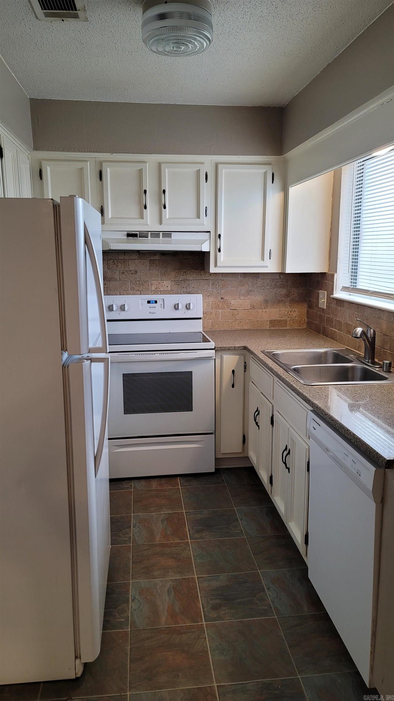 North Oaks Village - Residential Lease