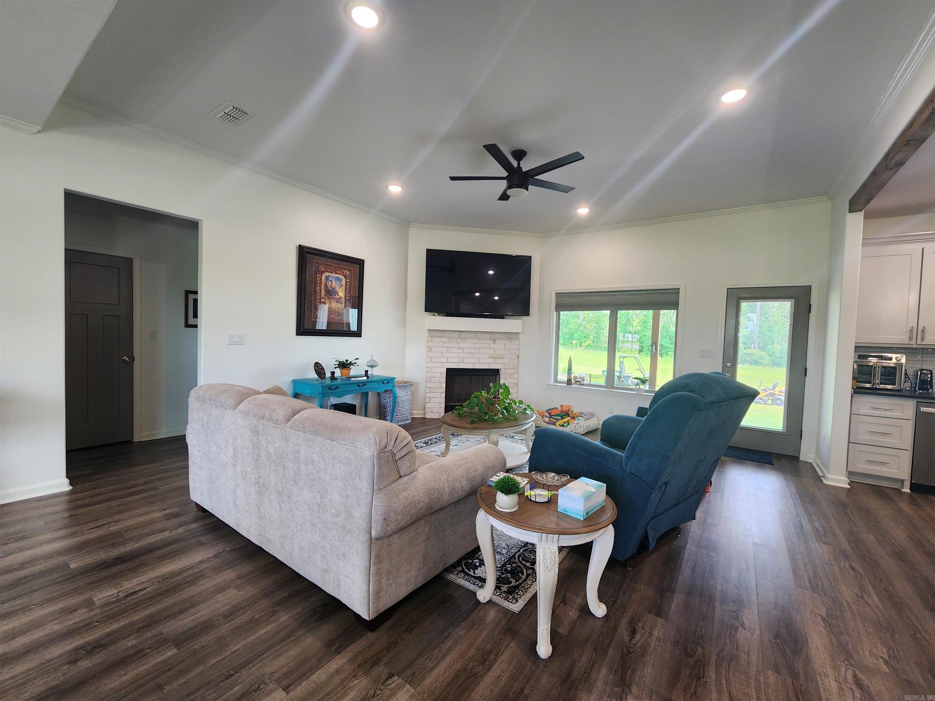 EAGLE RIDGE ESTATES - Residential