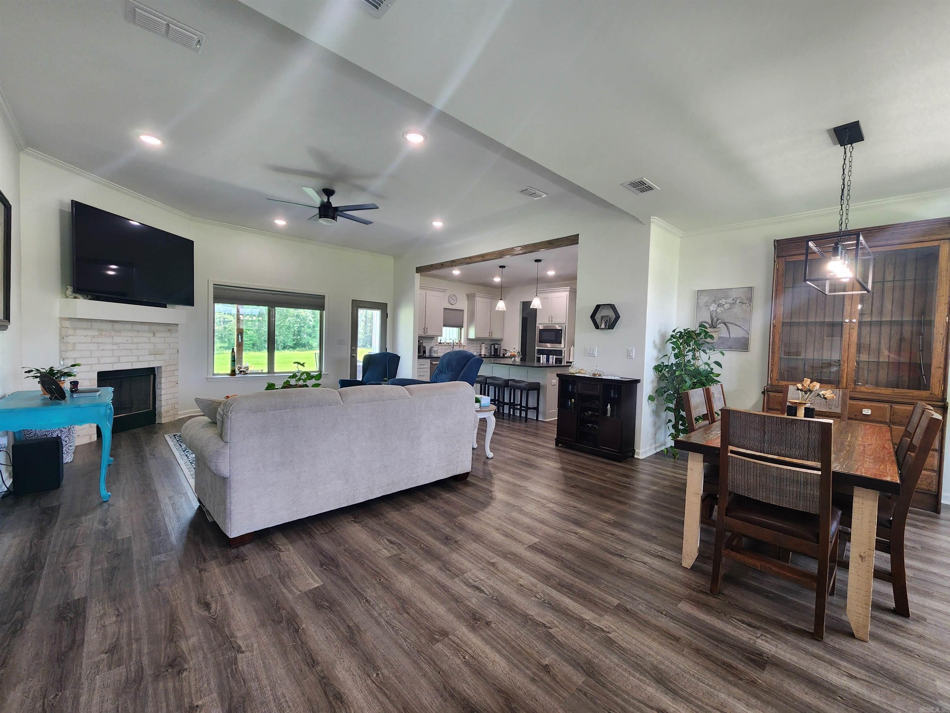 EAGLE RIDGE ESTATES - Residential