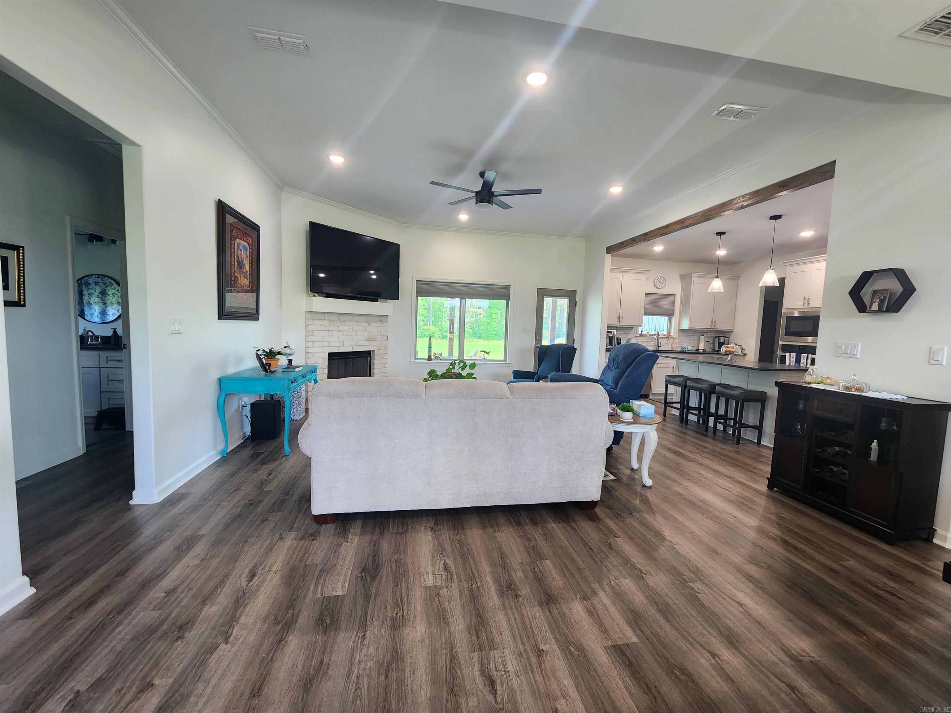 EAGLE RIDGE ESTATES - Residential