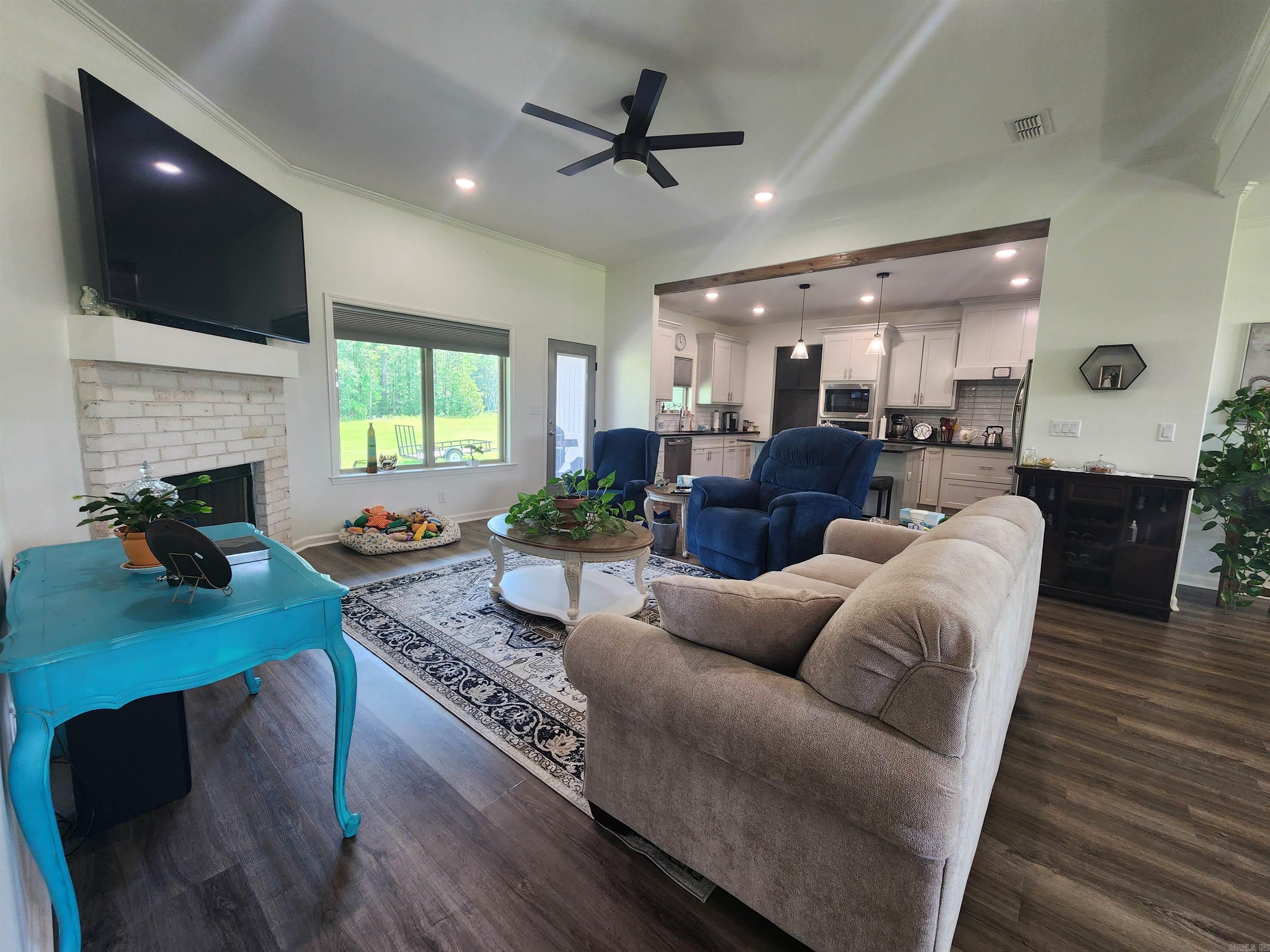 EAGLE RIDGE ESTATES - Residential