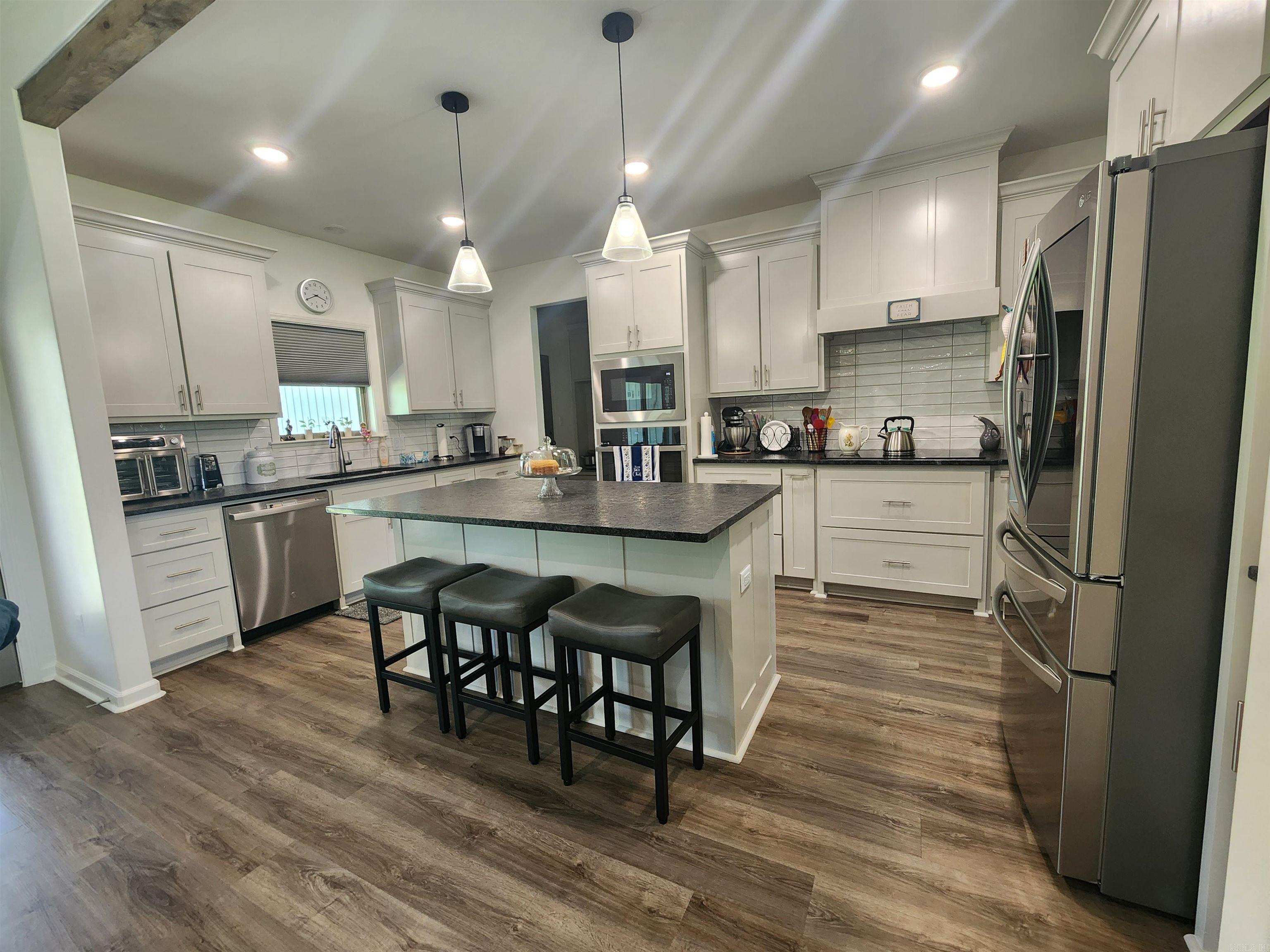 EAGLE RIDGE ESTATES - Residential