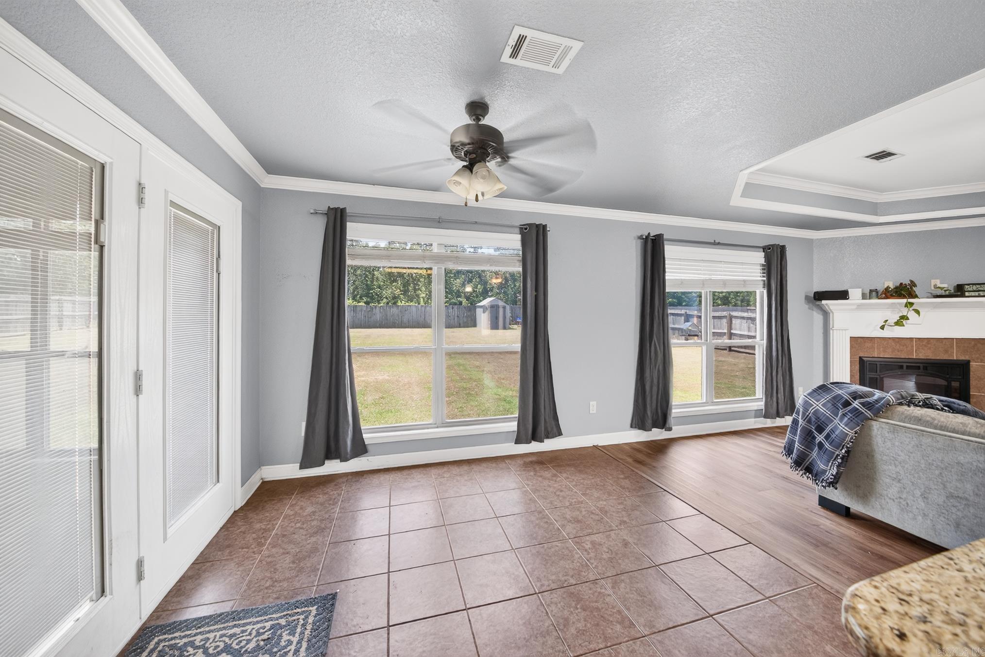 CROSS CREEK - Residential