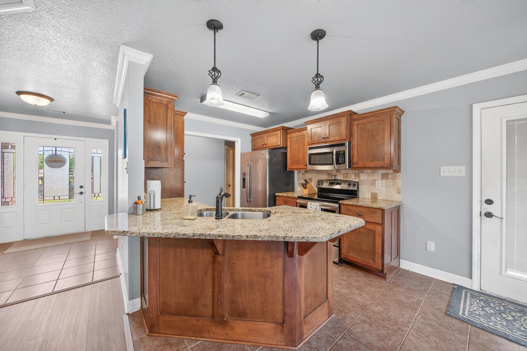 CROSS CREEK - Residential