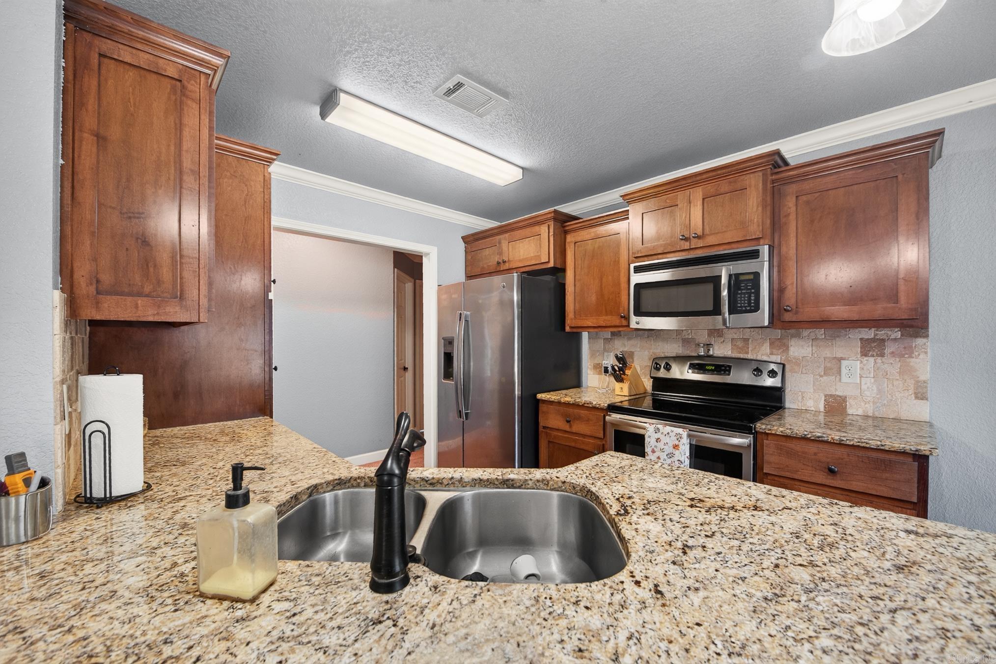 CROSS CREEK - Residential