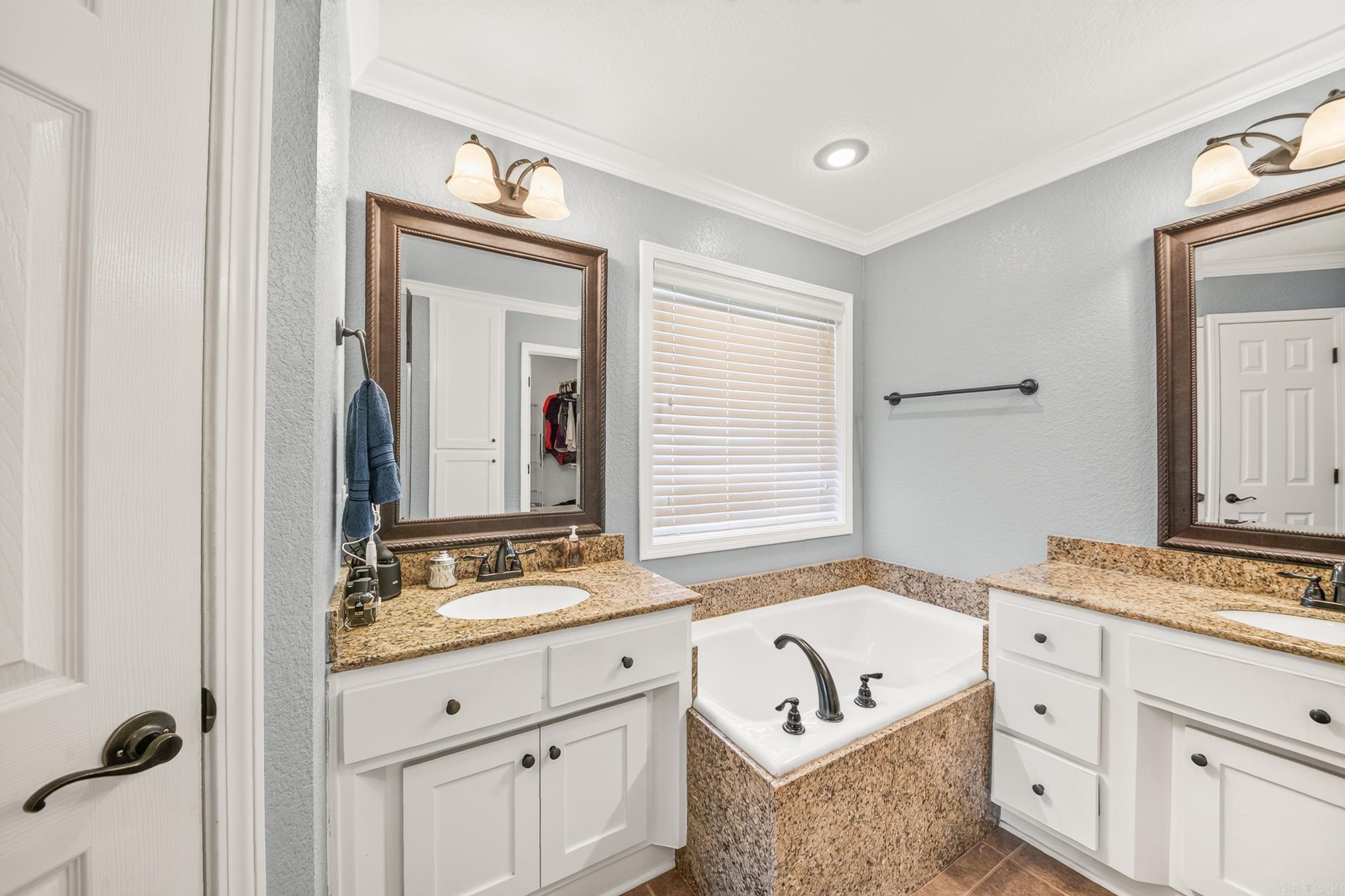 CROSS CREEK - Residential