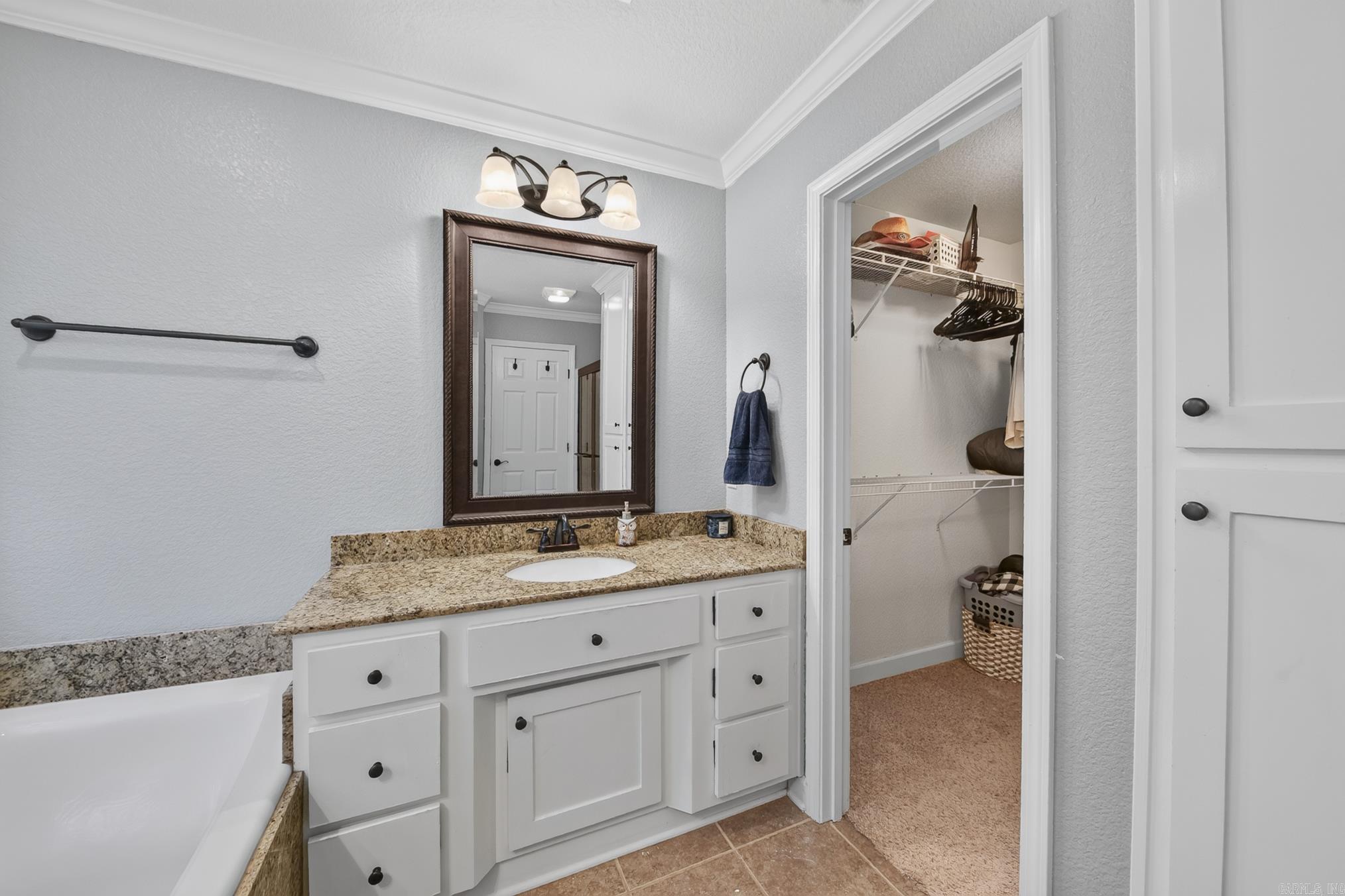 CROSS CREEK - Residential