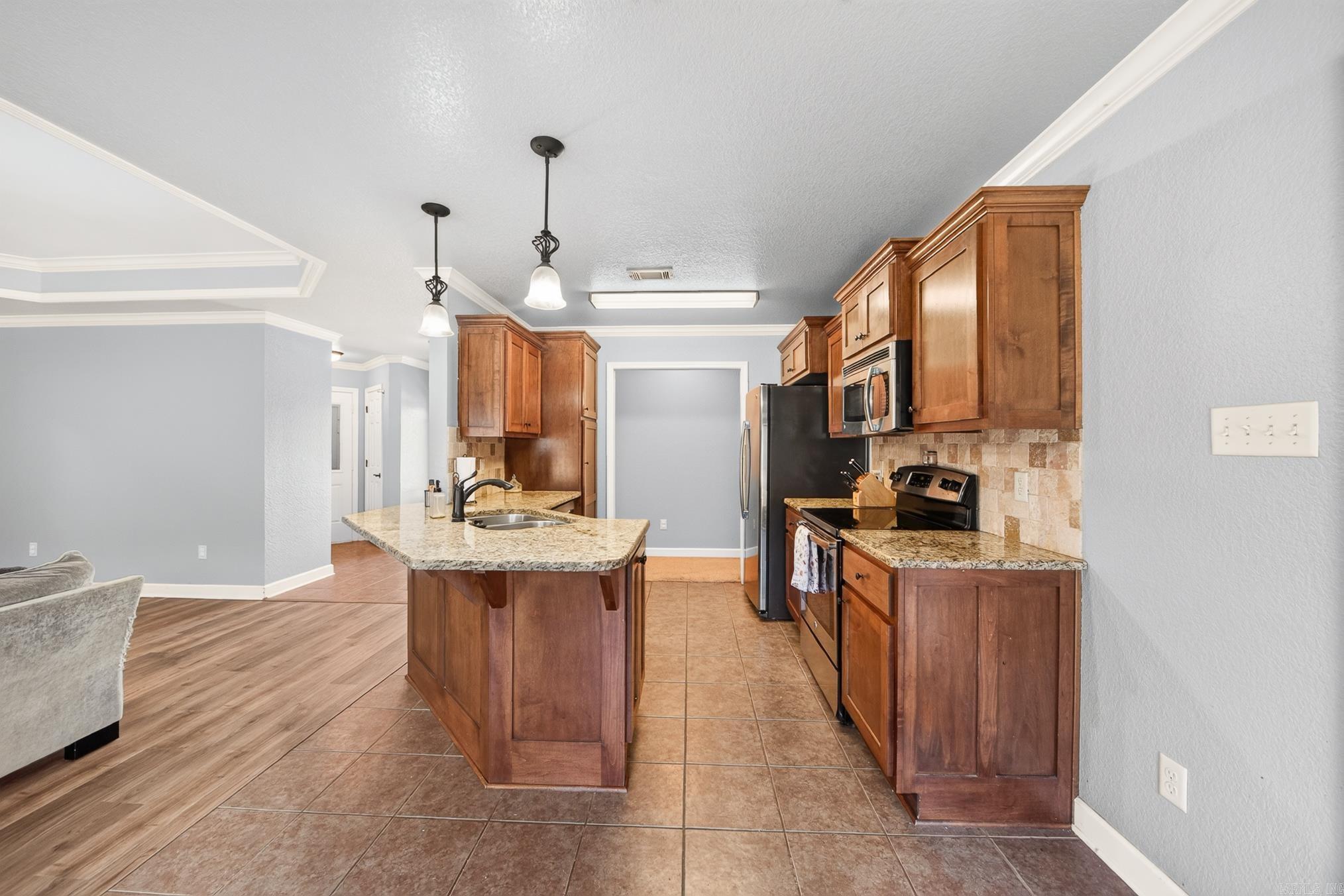 CROSS CREEK - Residential