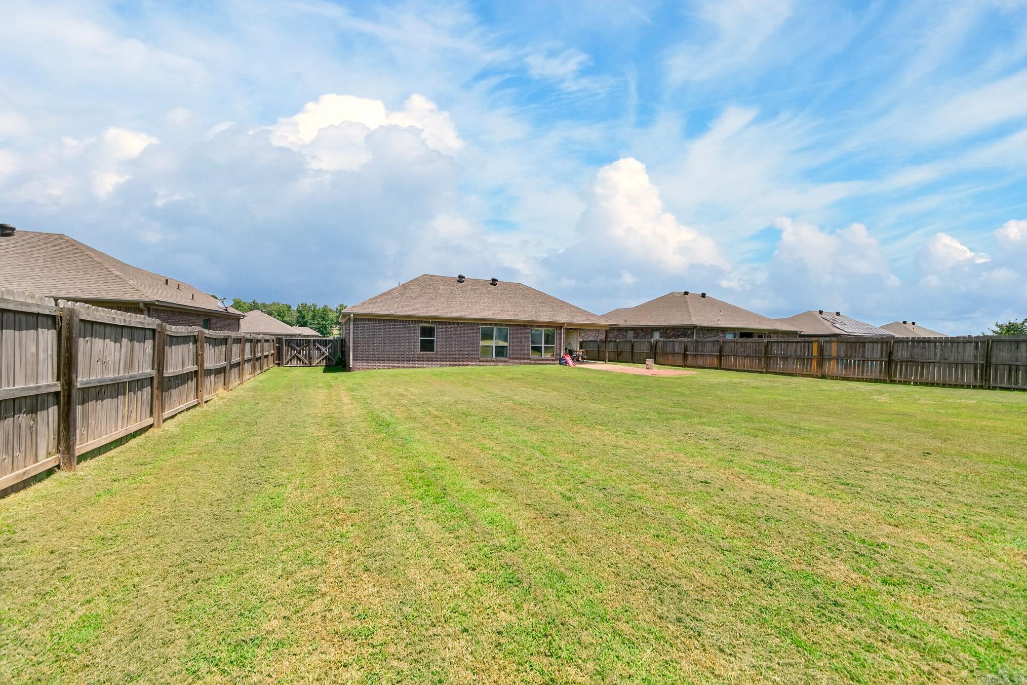 CROSS CREEK - Residential