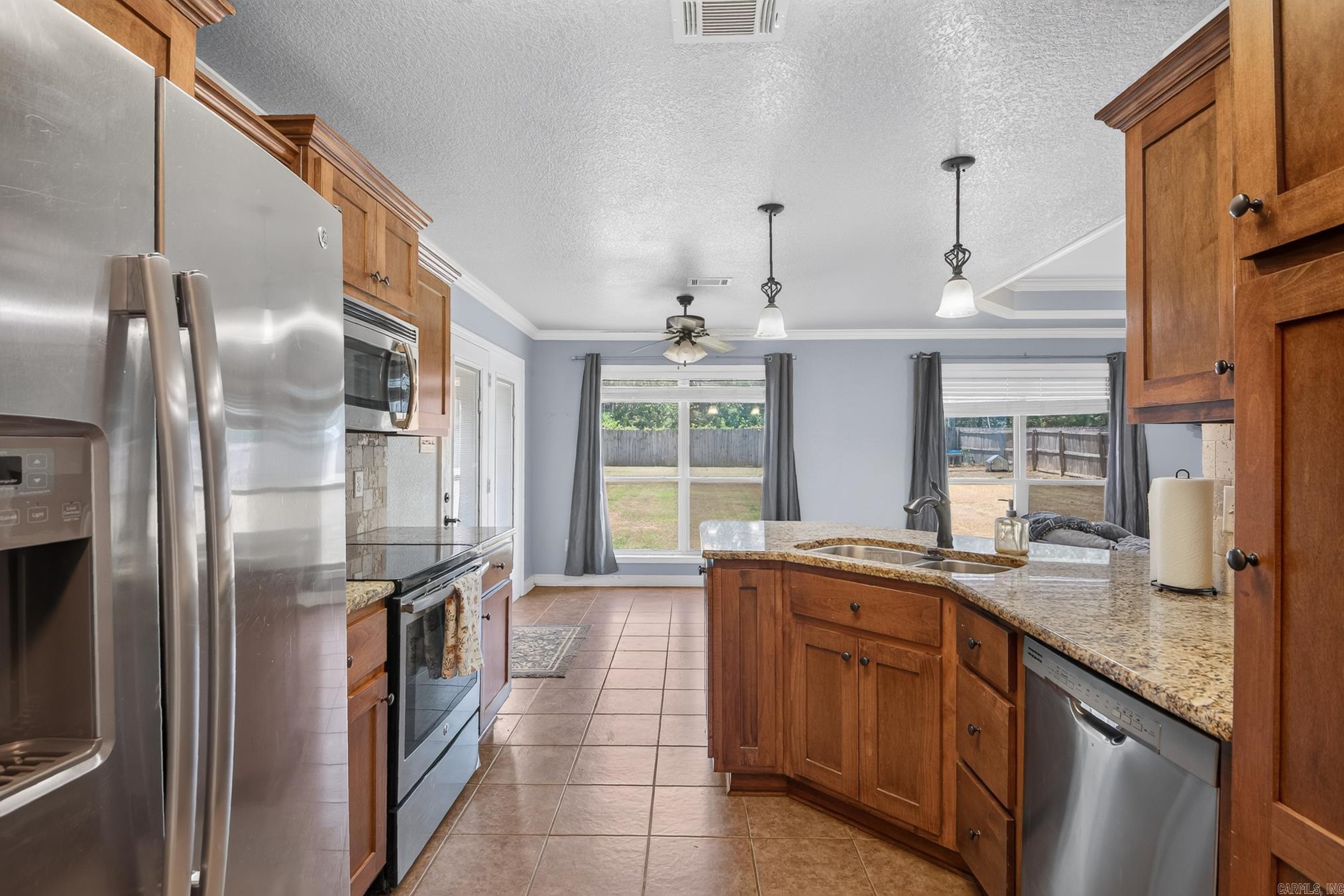 CROSS CREEK - Residential