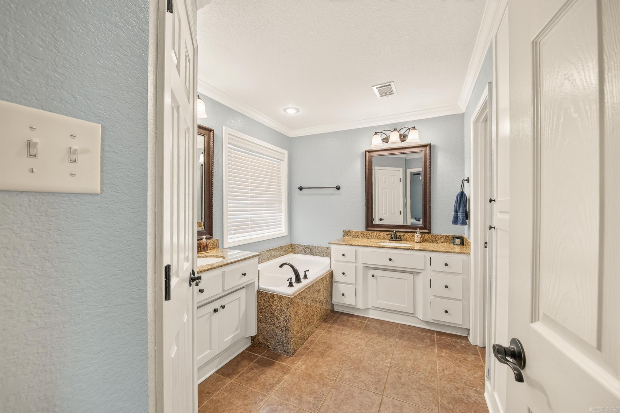 CROSS CREEK - Residential