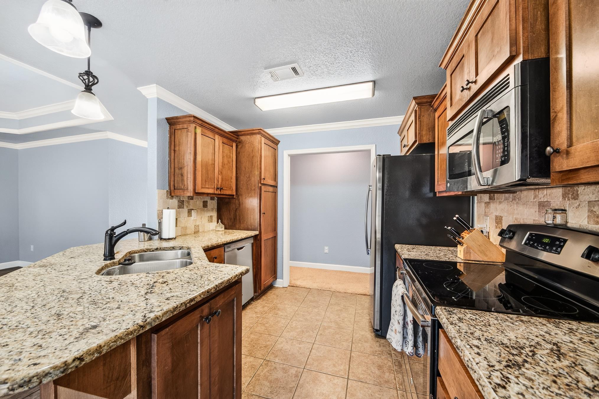 CROSS CREEK - Residential