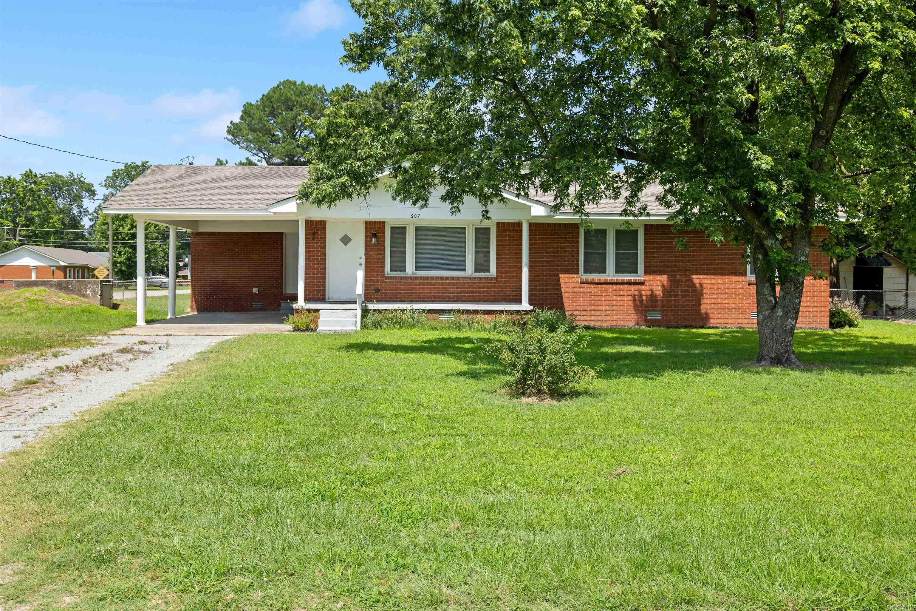 REPLAT E1/2 LOT 5 COBB & LEE - Residential
