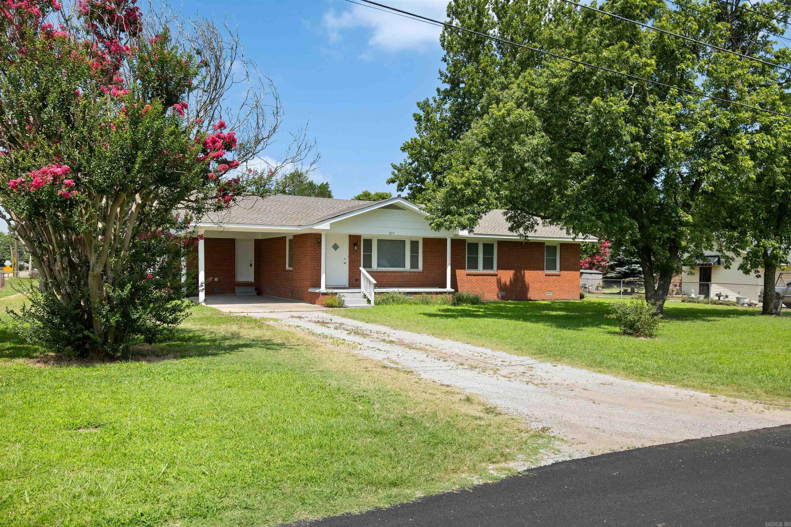 REPLAT E1/2 LOT 5 COBB & LEE - Residential