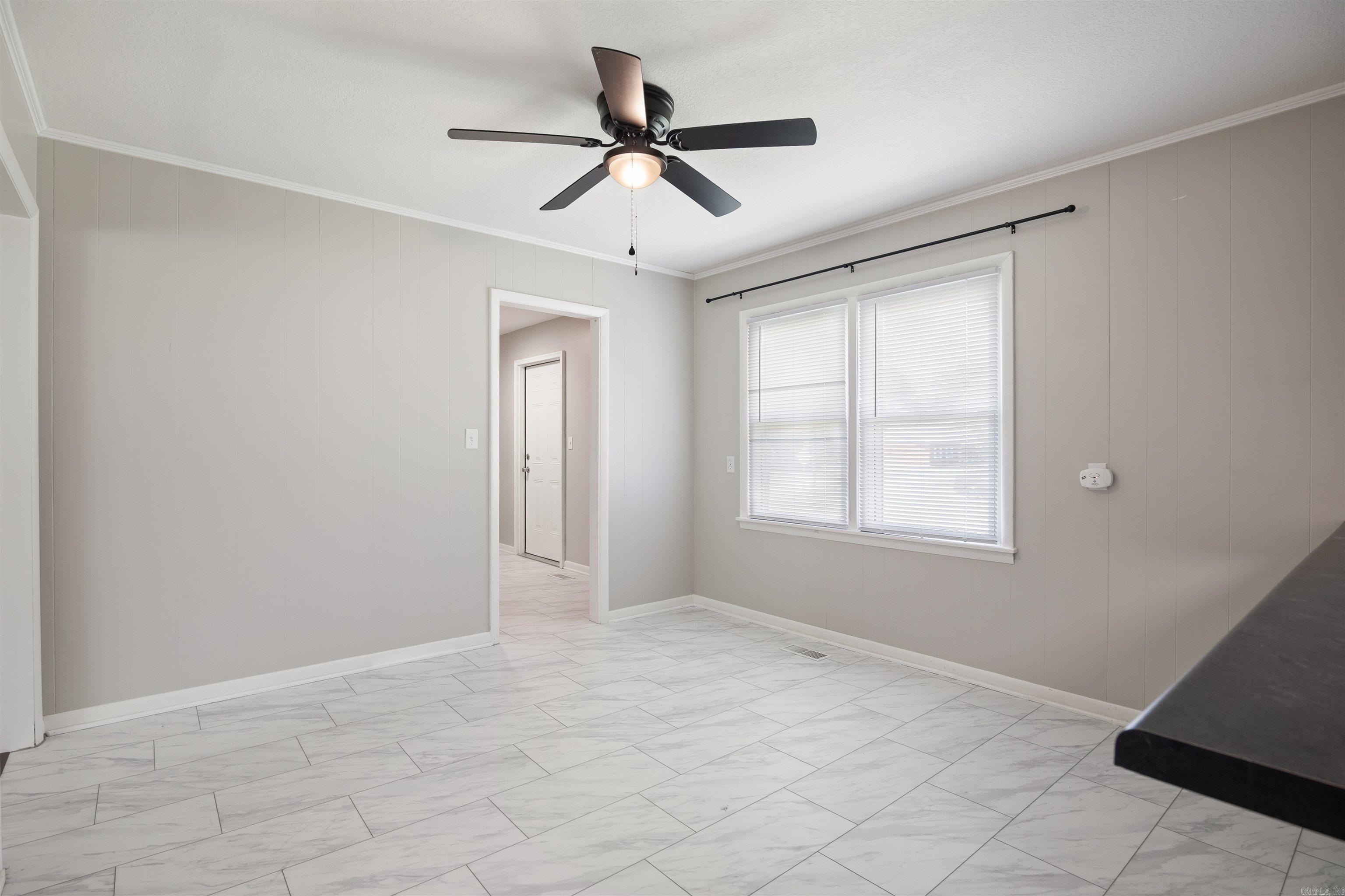 REPLAT E1/2 LOT 5 COBB & LEE - Residential