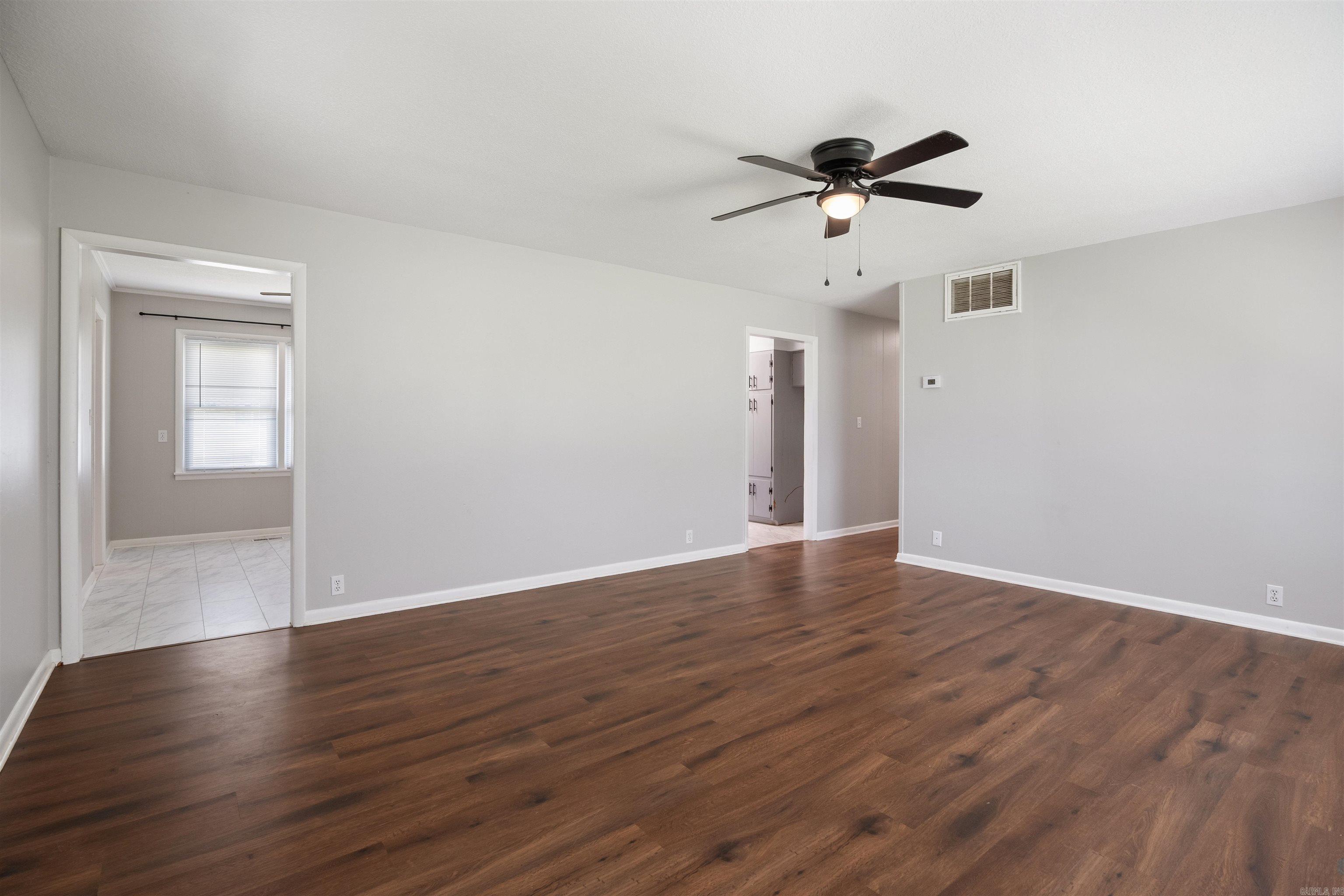 REPLAT E1/2 LOT 5 COBB & LEE - Residential