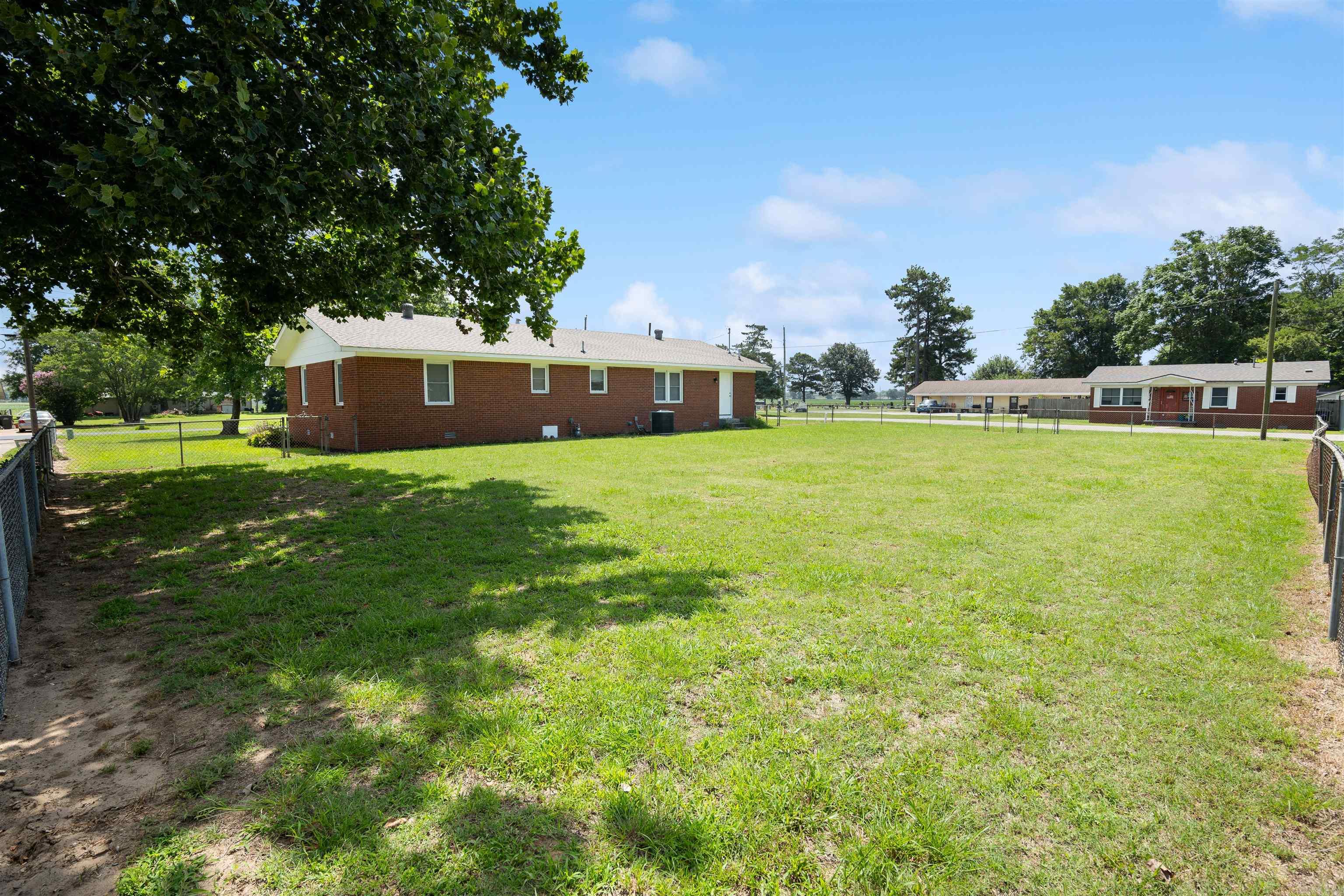 REPLAT E1/2 LOT 5 COBB & LEE - Residential