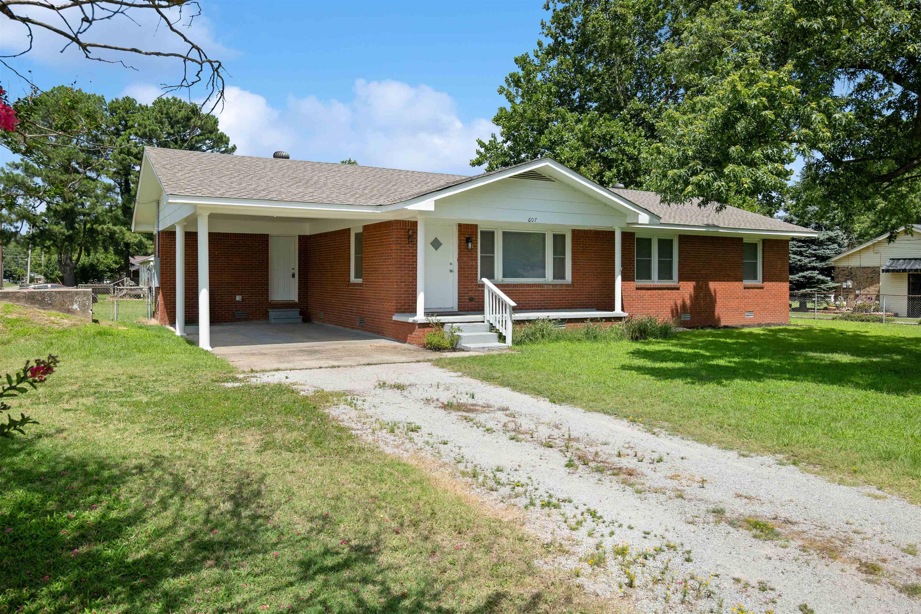REPLAT E1/2 LOT 5 COBB & LEE - Residential