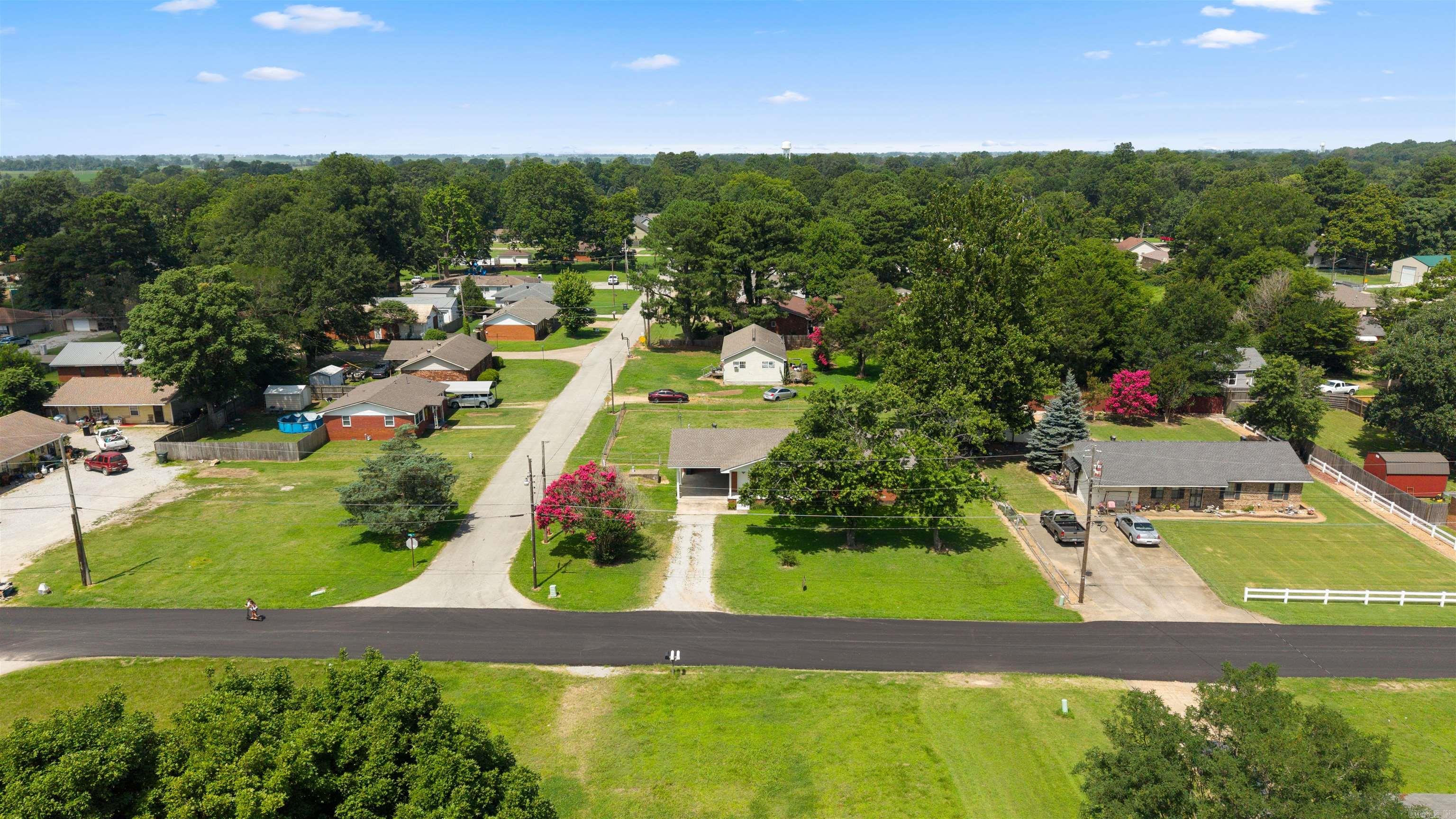 REPLAT E1/2 LOT 5 COBB & LEE - Residential