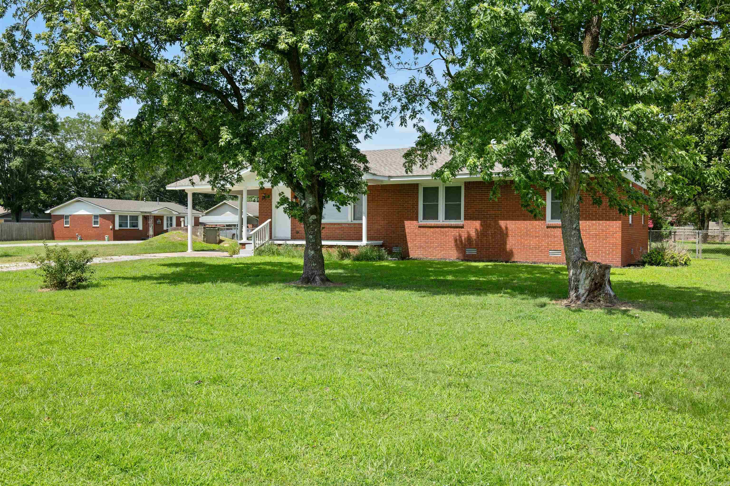REPLAT E1/2 LOT 5 COBB & LEE - Residential