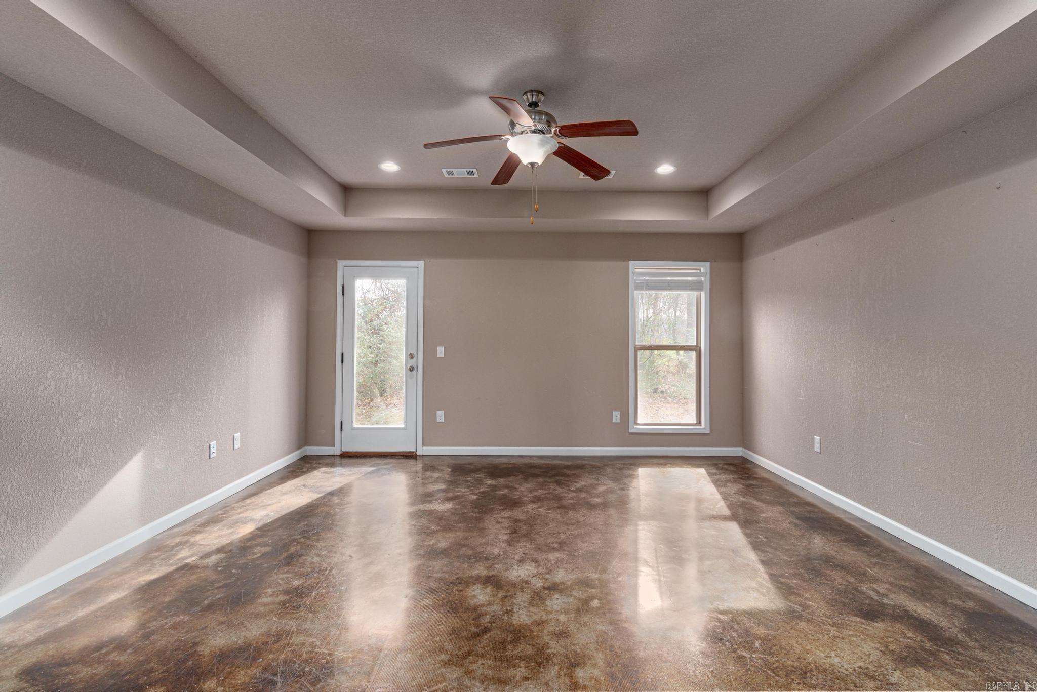 DONLEE RIDGE - Residential