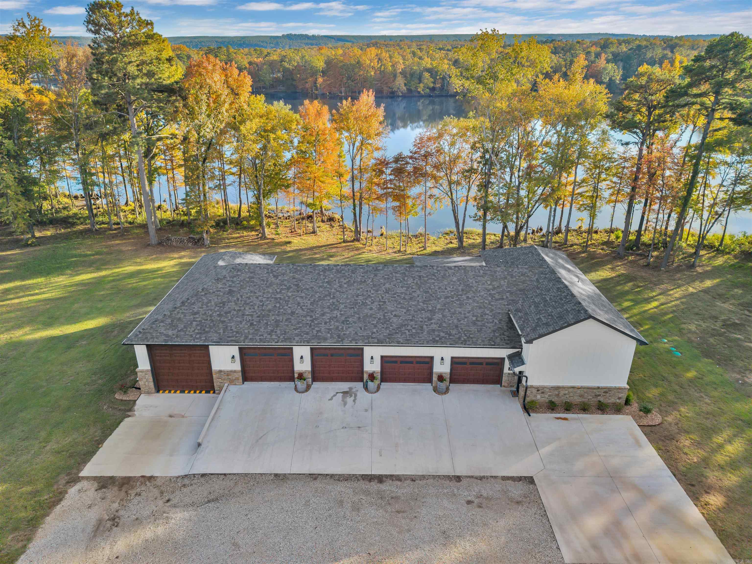 TOMS COVE - Residential