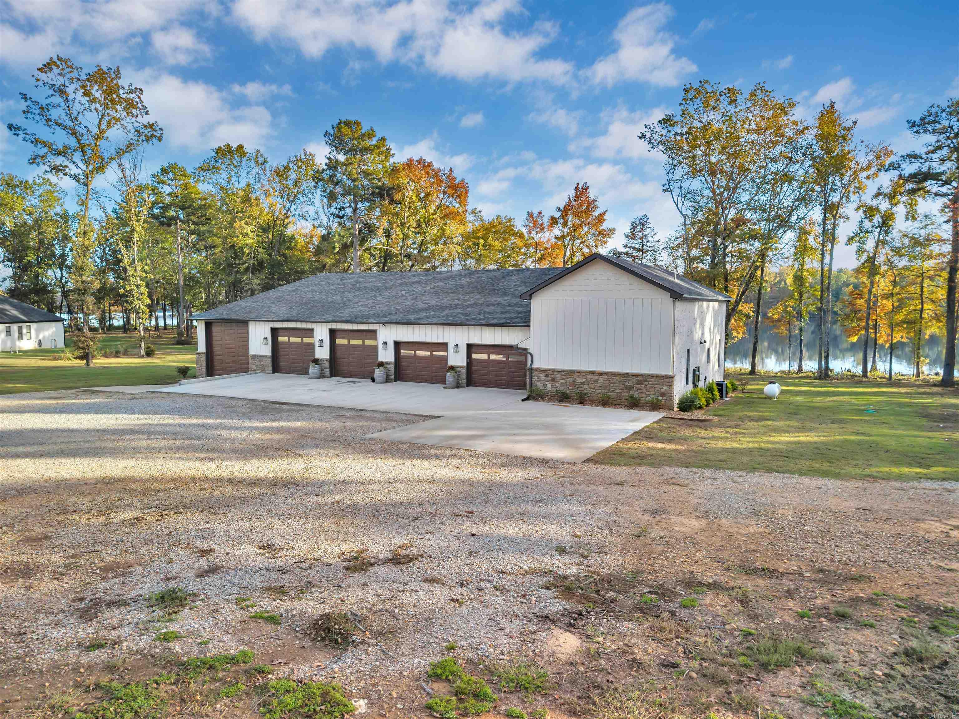 TOMS COVE - Residential