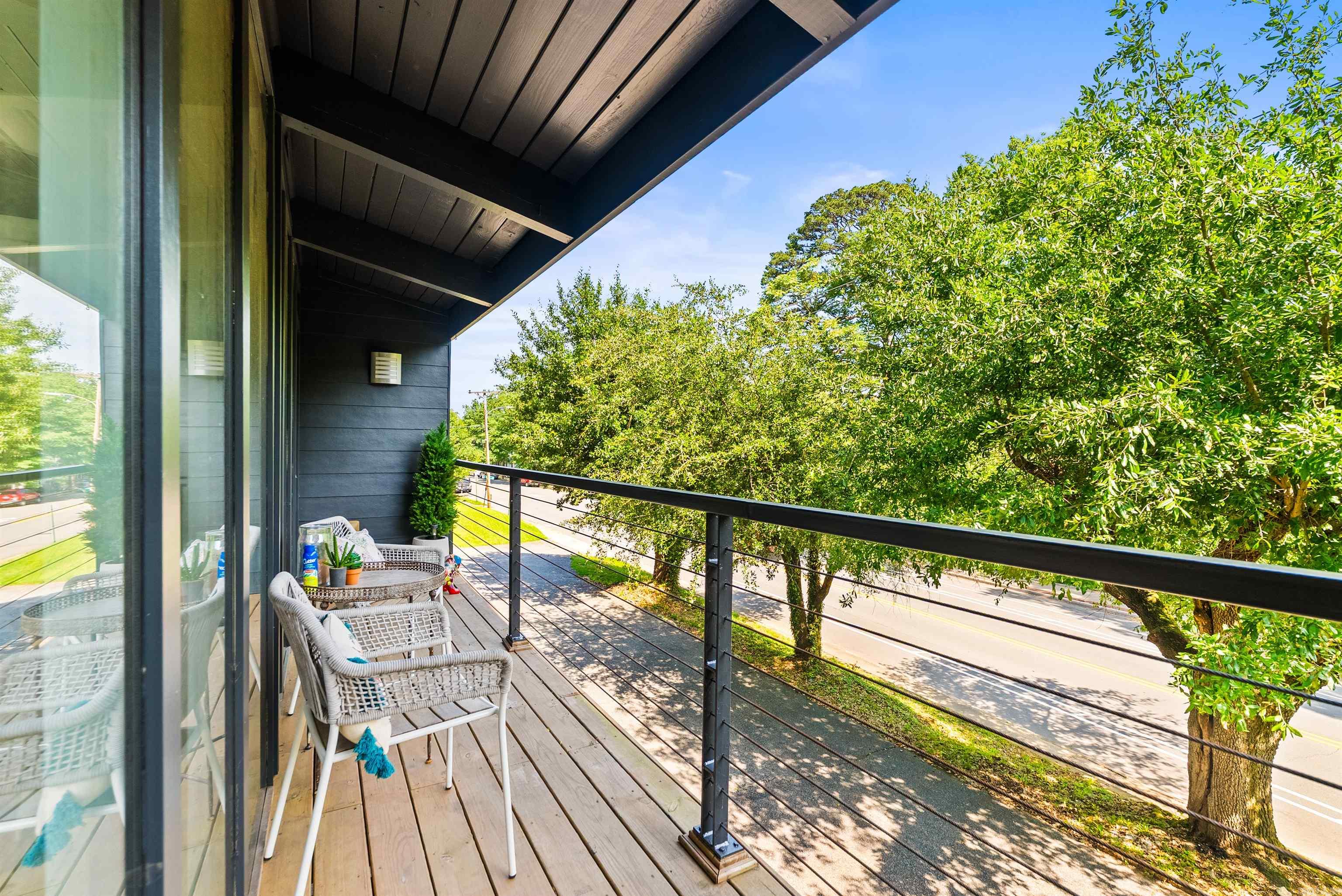 2423 KAVANAUGH HPR - Residential