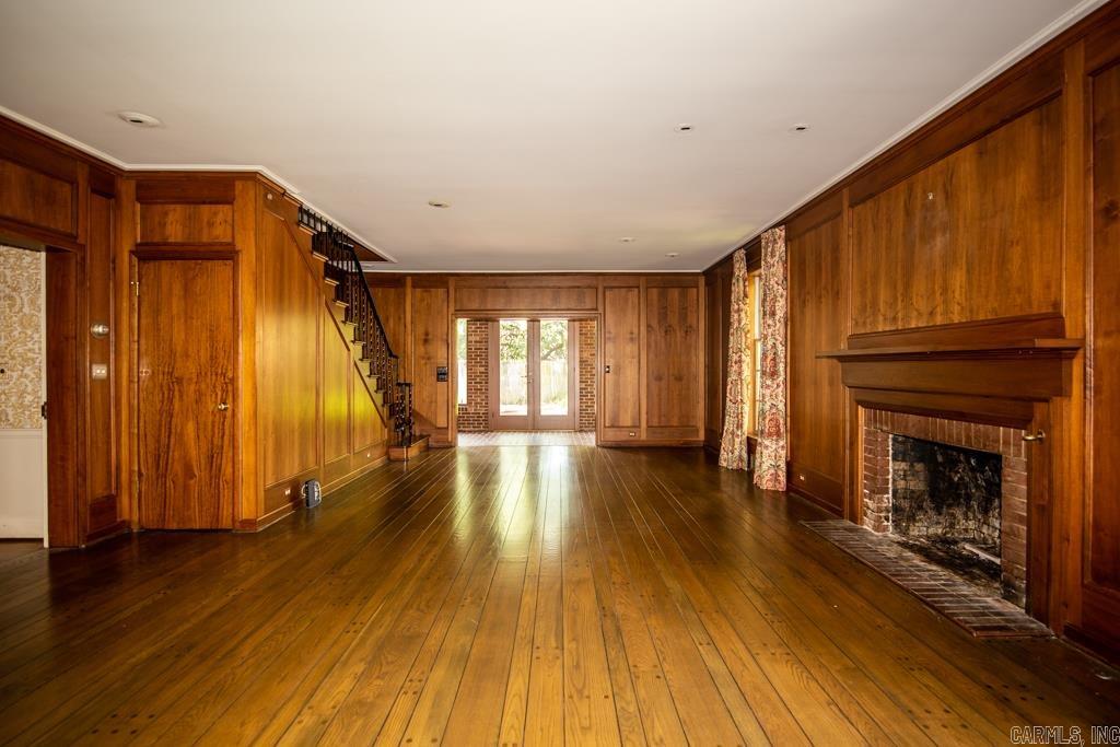 BEVERLY PLACE - Residential