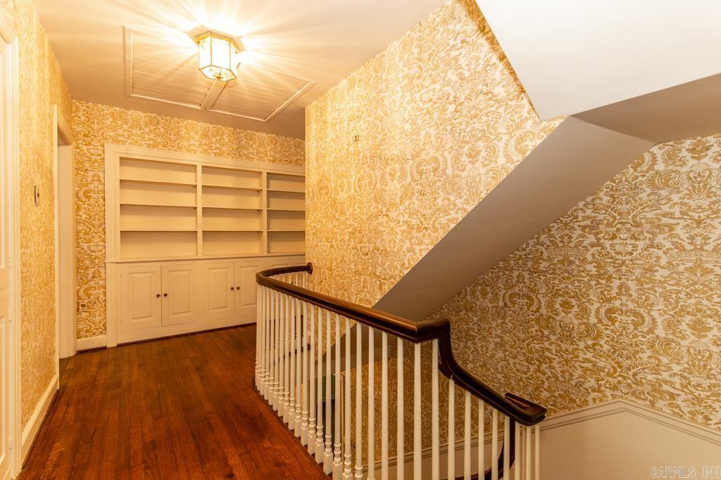 BEVERLY PLACE - Residential