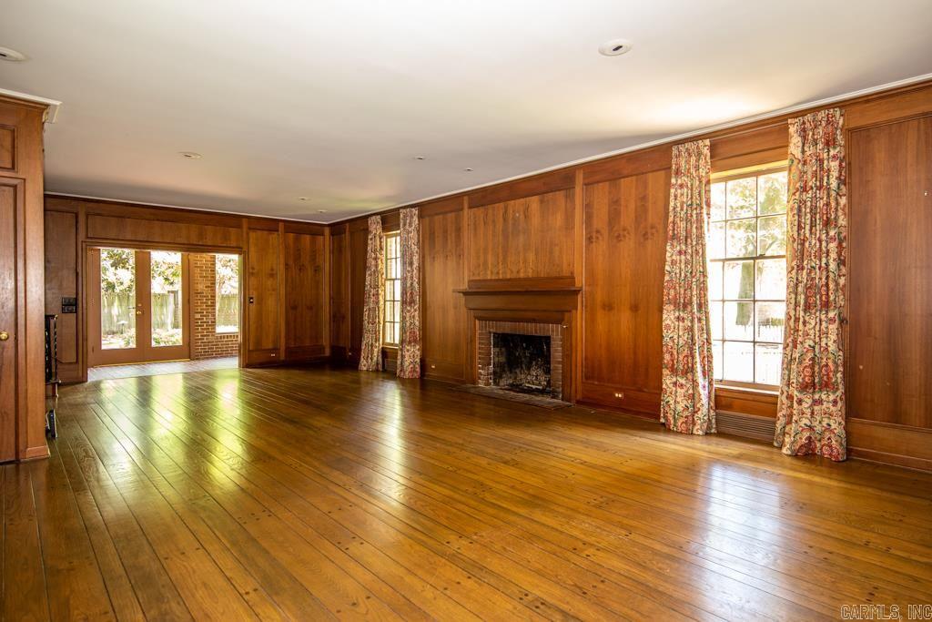 BEVERLY PLACE - Residential