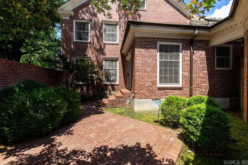 BEVERLY PLACE - Residential