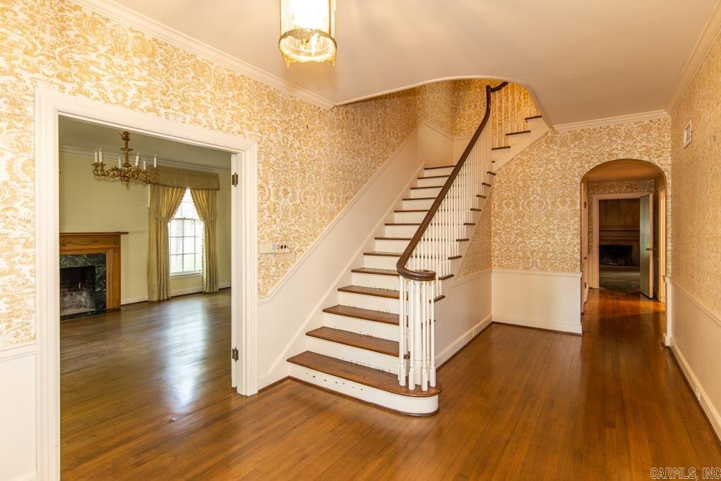 BEVERLY PLACE - Residential