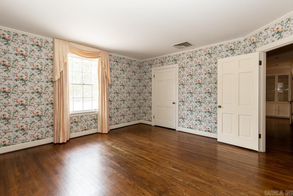BEVERLY PLACE - Residential