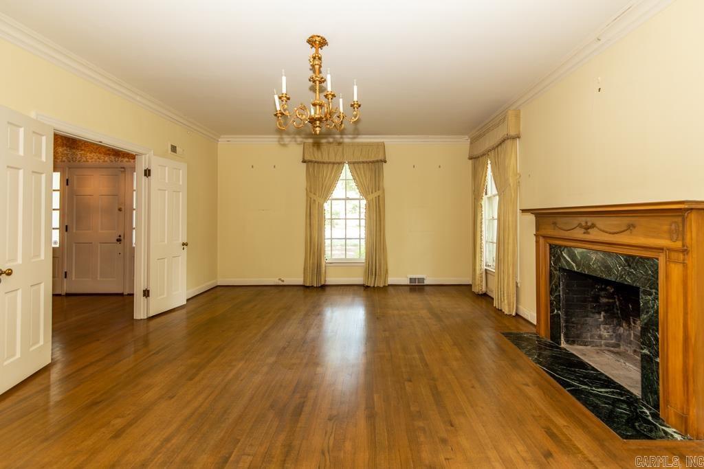 BEVERLY PLACE - Residential