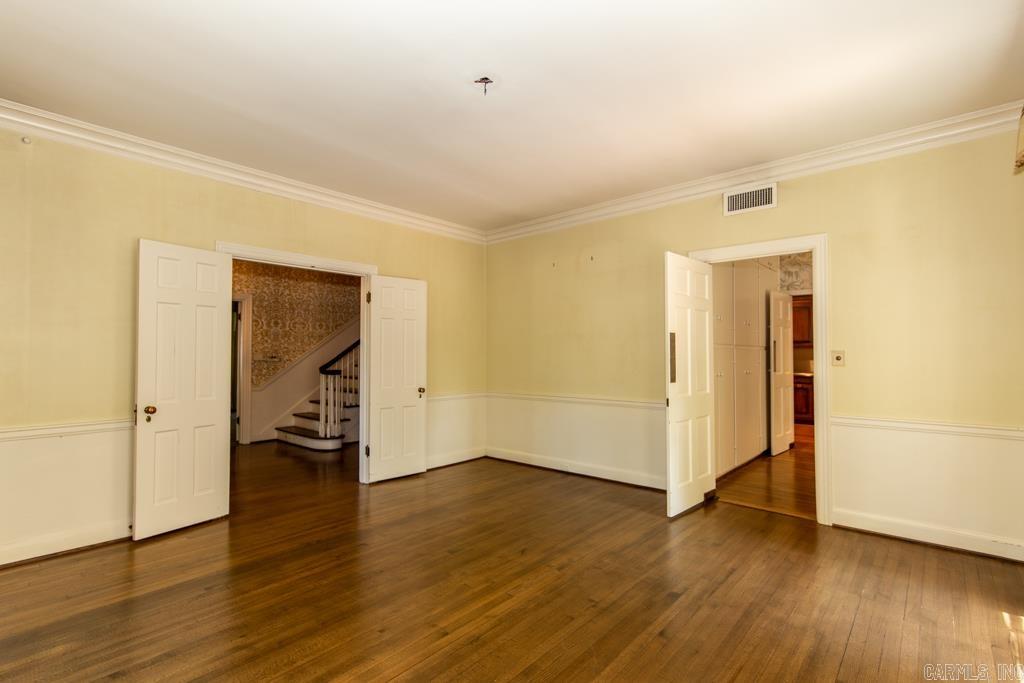 BEVERLY PLACE - Residential