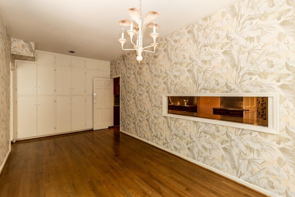 BEVERLY PLACE - Residential