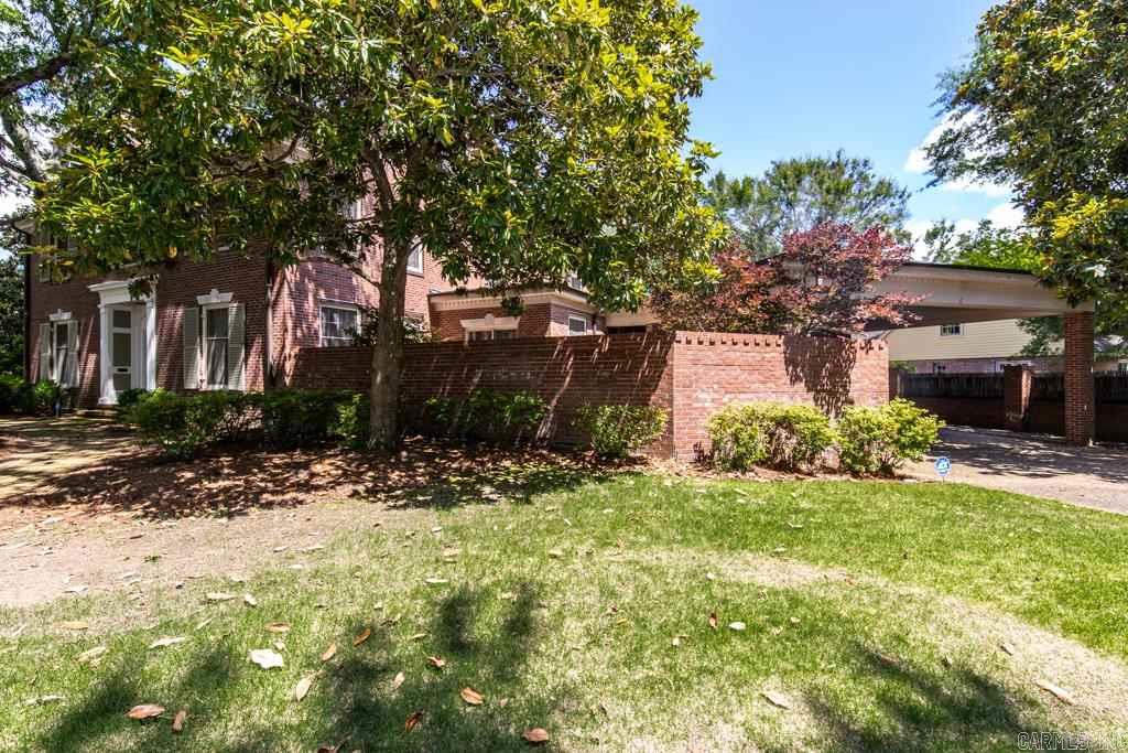 BEVERLY PLACE - Residential