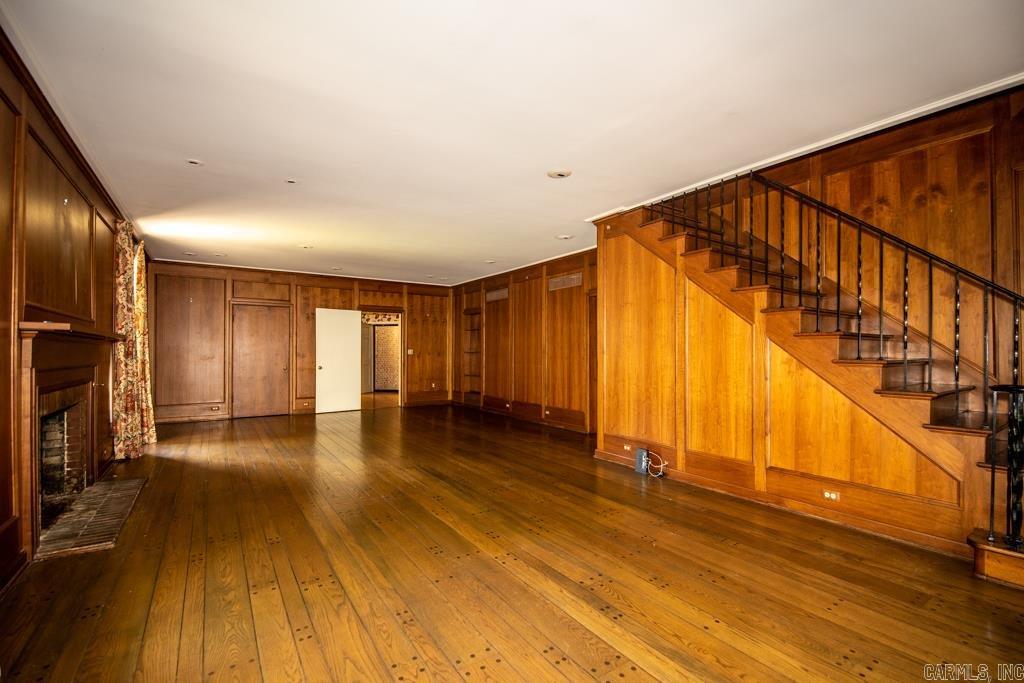 BEVERLY PLACE - Residential