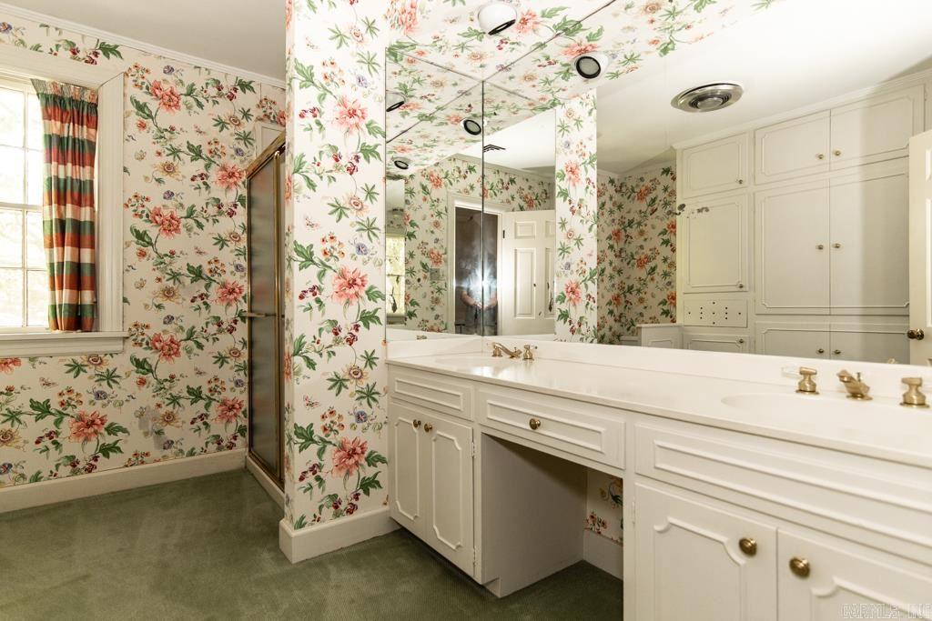 BEVERLY PLACE - Residential