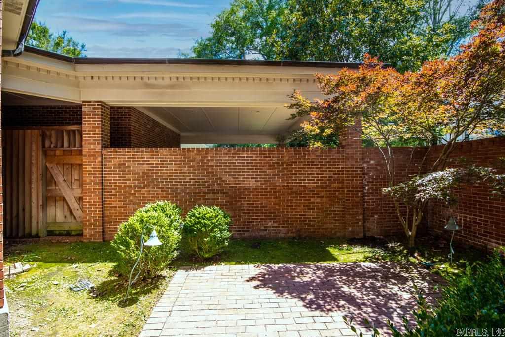BEVERLY PLACE - Residential
