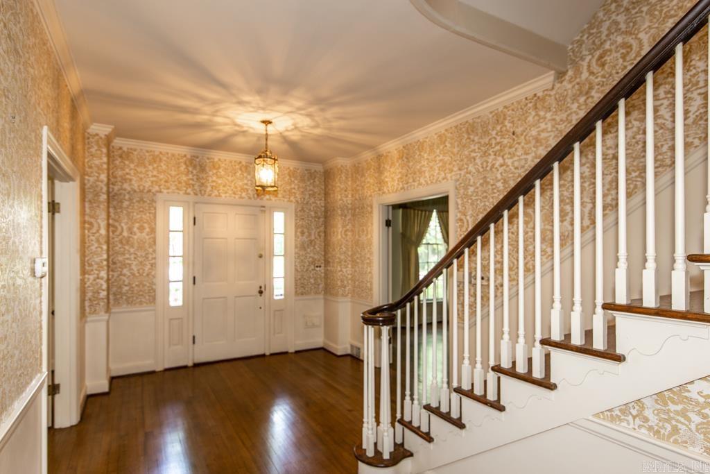 BEVERLY PLACE - Residential