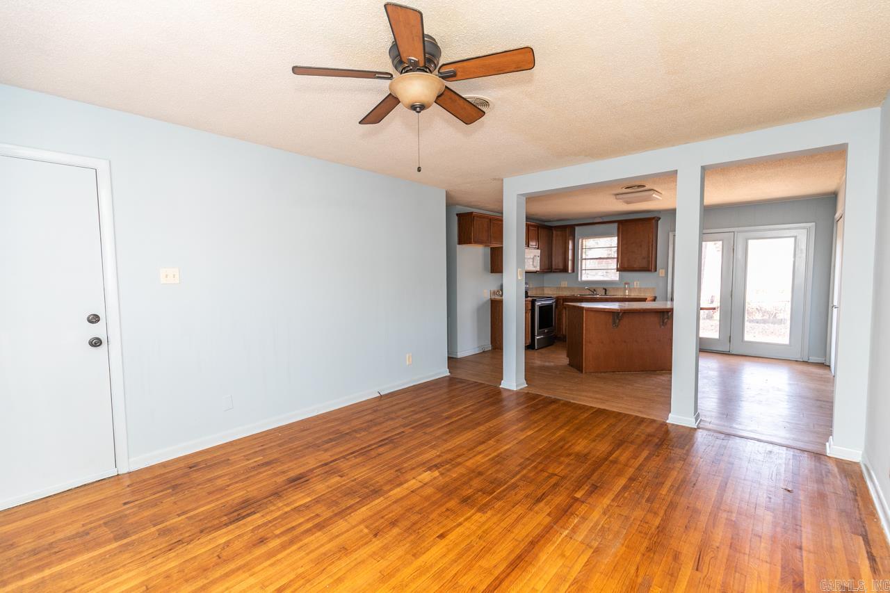 SOUTH GATE - Residential