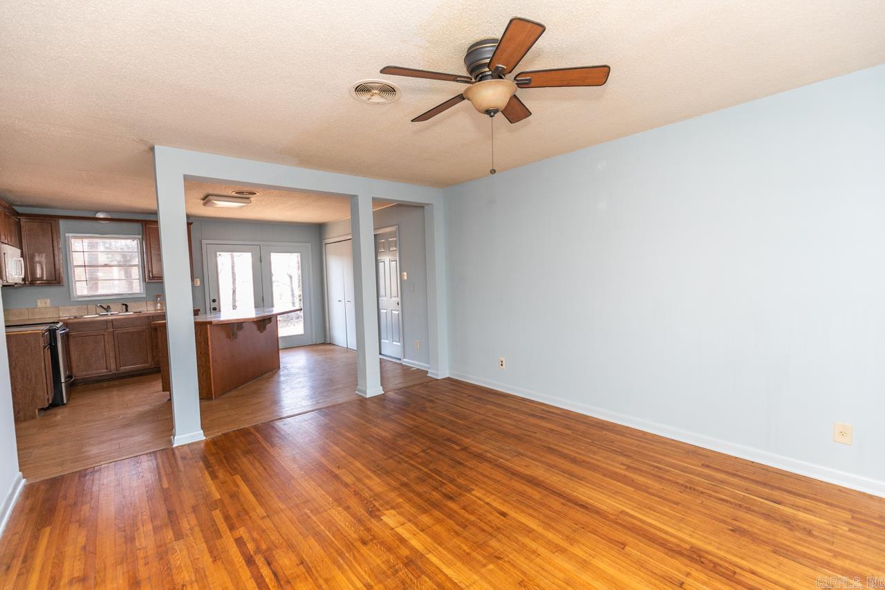 SOUTH GATE - Residential