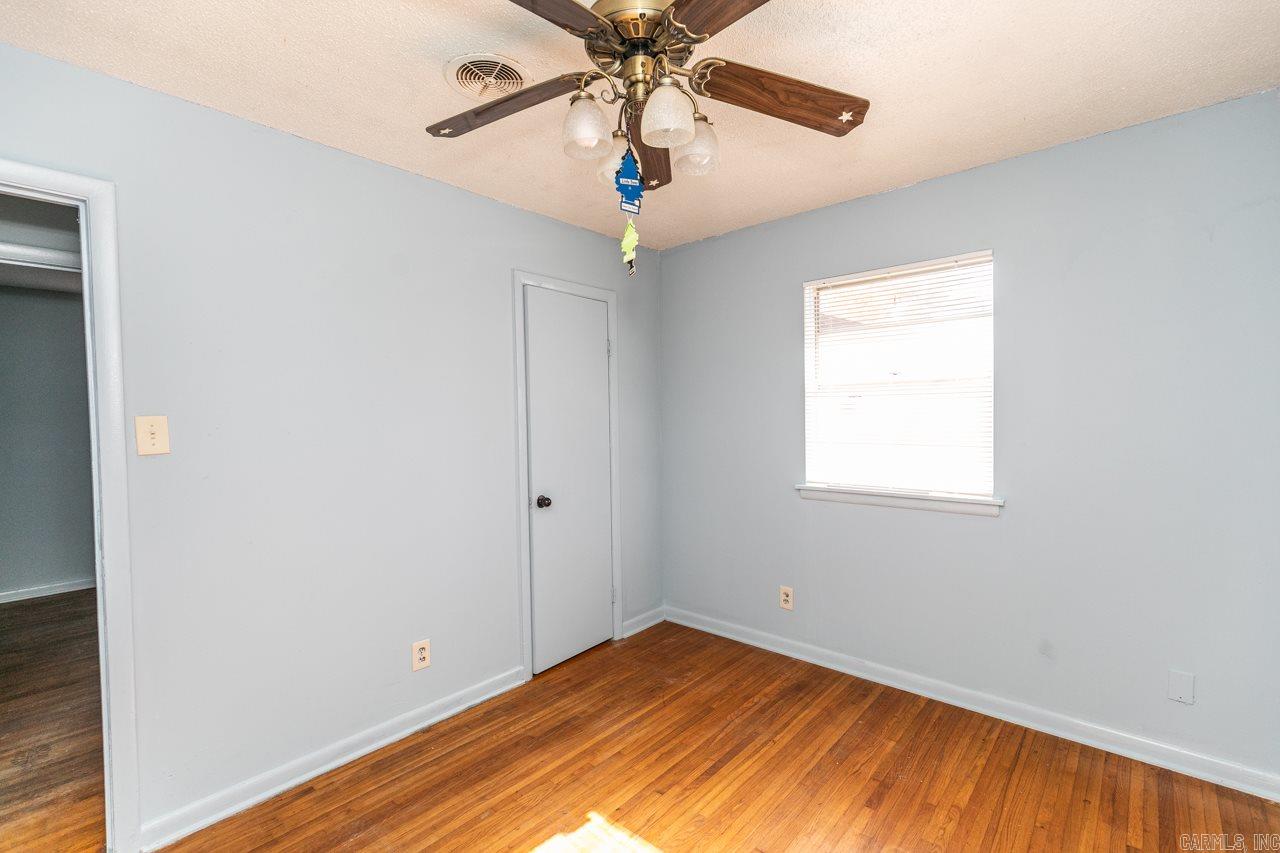 SOUTH GATE - Residential