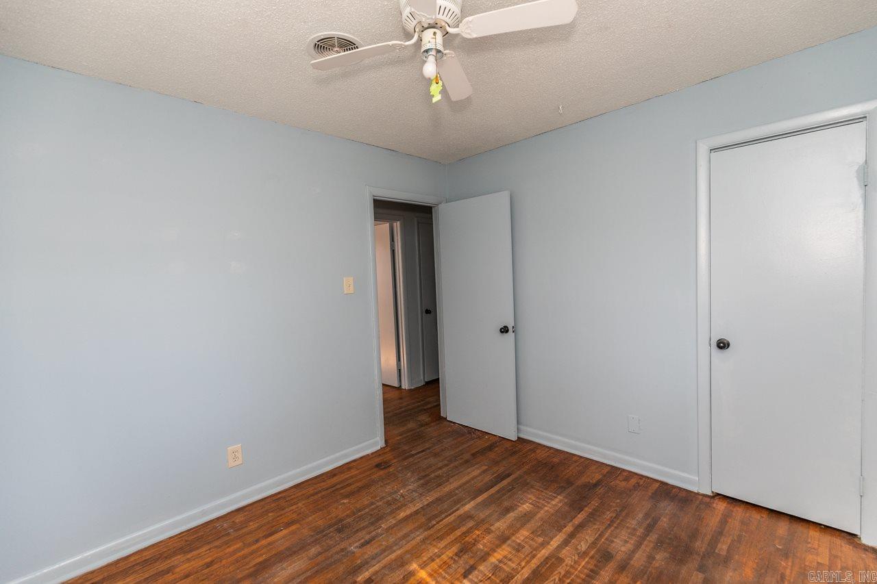 SOUTH GATE - Residential