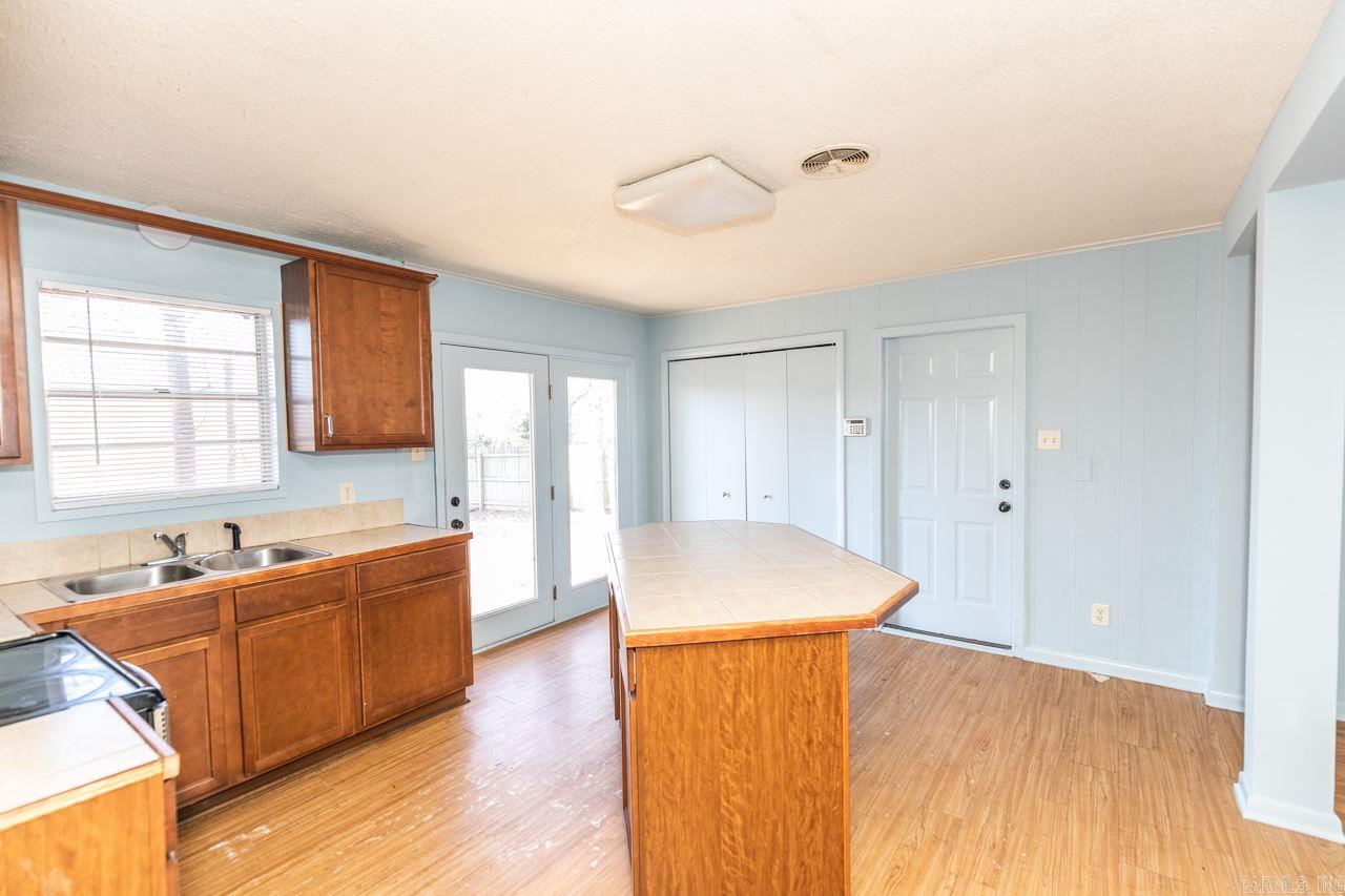 SOUTH GATE - Residential