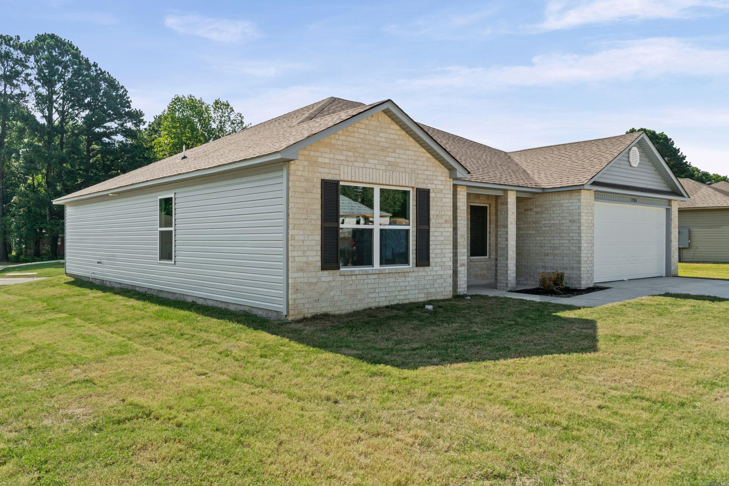 MAGNOLIA MANOR - Residential